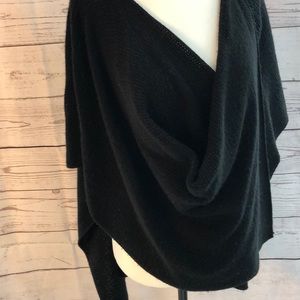 🐠2/$13 Black cowl neck poncho
